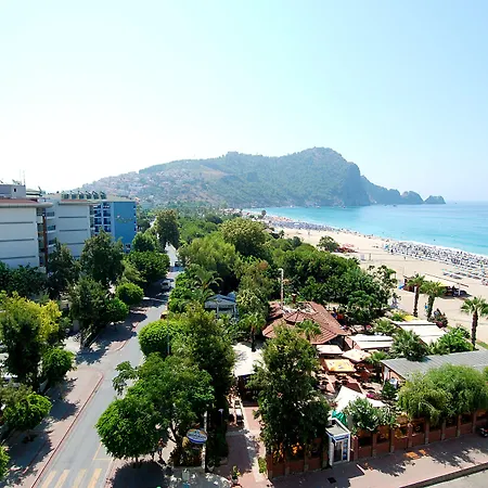 Grand Okan Semesteranläggning (resort)